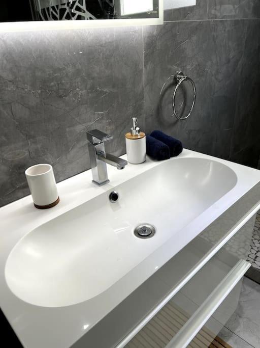 Superbe Appartement Lumineux Avec Parking Gratuit Wintzenheim Zewnętrze zdjęcie